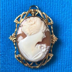Antique 10Kt Gold Cameo Pin Pendant